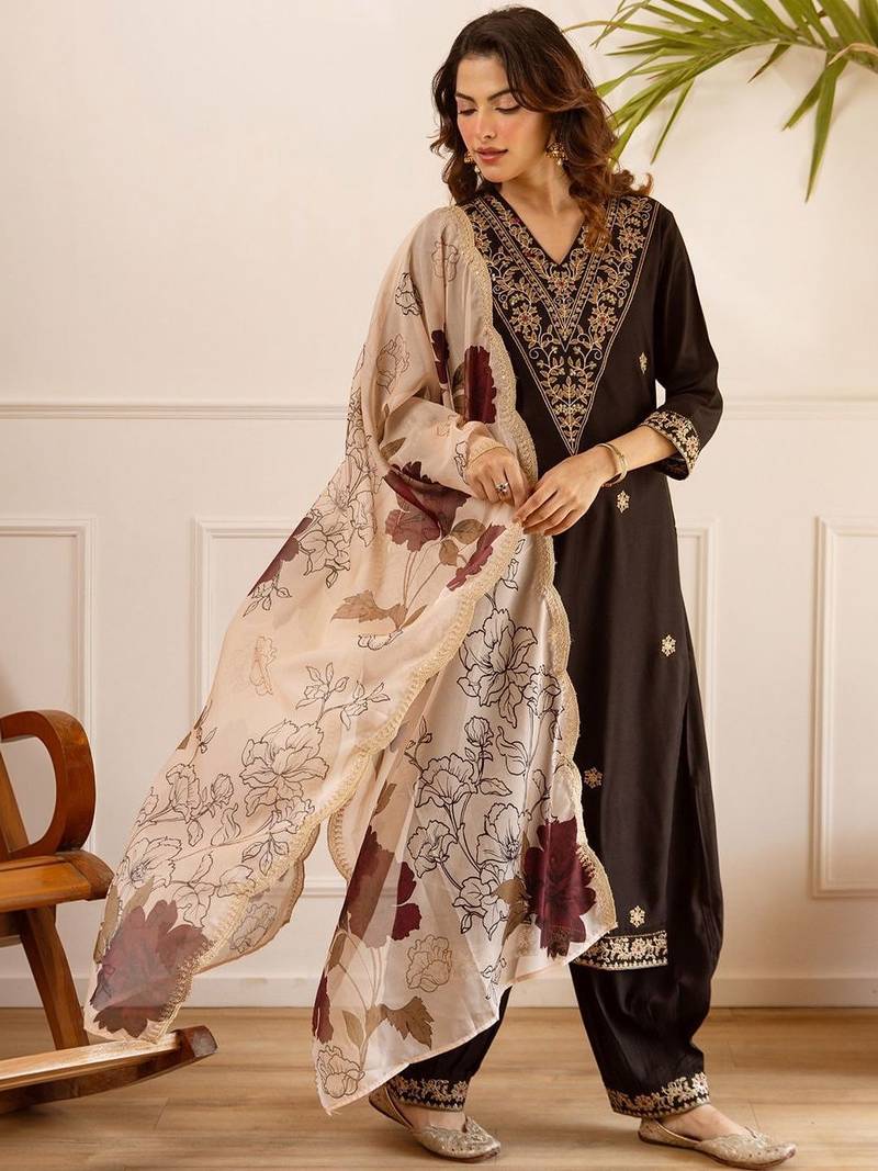 Women Ethnic Motifs Embroidered Regular Thread Work Kurta with Trousers & With Dupatta