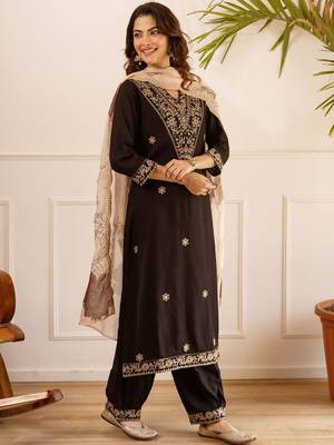 Women Ethnic Motifs Embroidered Regular Thread Work Kurta with Trousers & With Dupatta 7