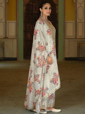 Women Floral Printed Regular Thread Work Kurta with Palazzos & With Dupatta 3