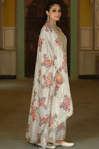 Women Floral Printed Regular Thread Work Kurta with Palazzos & With Dupatta