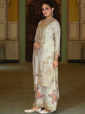 Women Floral Printed Regular Thread Work Kurta with Palazzos & With Dupatta 6