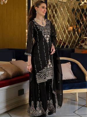 Women Ethnic Motifs Embroidered Regular Thread Work Kurta with Sharara & With Dupatta 3