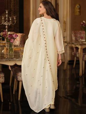 Women Ethnic Motifs Embroidered Regular Thread Work Kurta with Trousers & With Dupatta 4