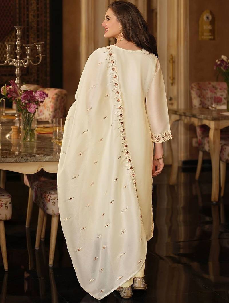 Women Ethnic Motifs Embroidered Regular Thread Work Kurta with Trousers & With Dupatta
