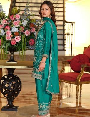 Women Ethnic Motifs Embroidered Regular Thread Work Kurta with Patiala & With Dupatta 2