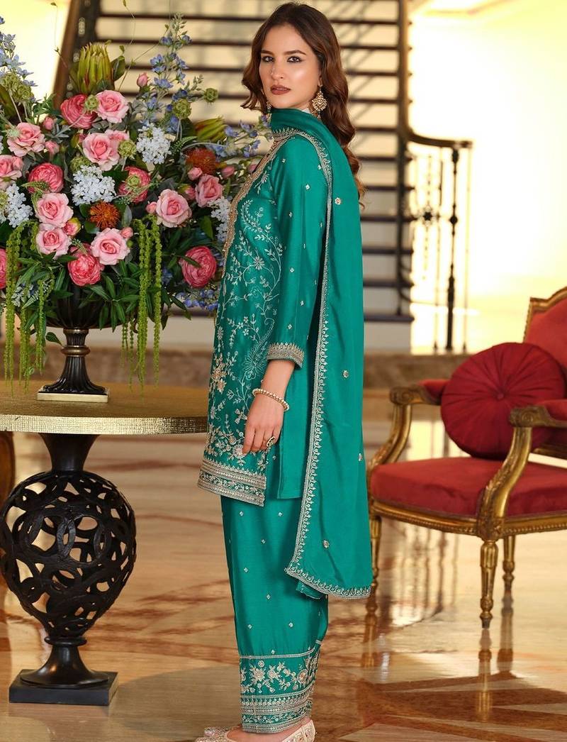 Women Ethnic Motifs Embroidered Regular Thread Work Kurta with Patiala & With Dupatta