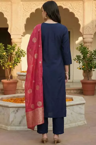 Women Ethnic Motifs Embroidered Regular Thread Work Kurta with Trousers & Dupatta