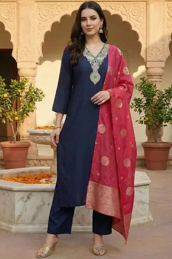 Women Ethnic Motifs Embroidered Regular Thread Work Kurta with Trousers & Dupatta