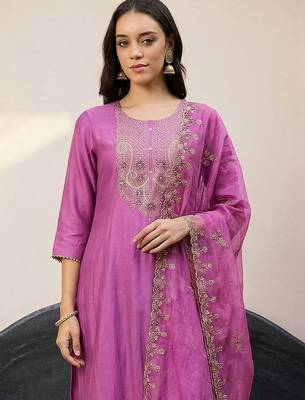 Ethnic Motifs Embroidered Regular Thread Work Kurta with Trousers & With Dupatta 2