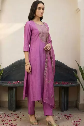 Ethnic Motifs Embroidered Regular Thread Work Kurta with Trousers & With Dupatta