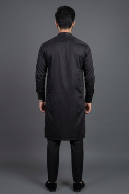 Black silk kurta set for men's 2