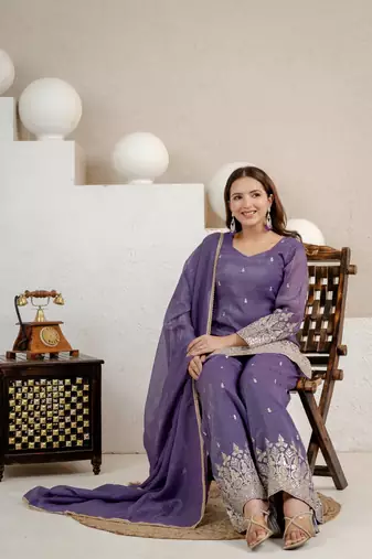 Women's lavender embroidered kurta palazzo set with dupatta