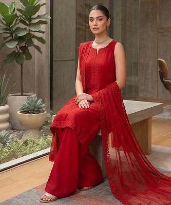 Women's red embroidered straight kurta palazzo set with dupatta 3