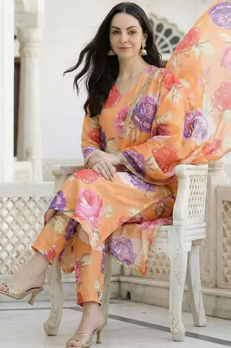Women Floral Printed Regular Kurta with Trousers & With Dupatta