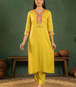 Women Ethnic Motifs Embroidered Regular Thread Work Kurta with Trousers