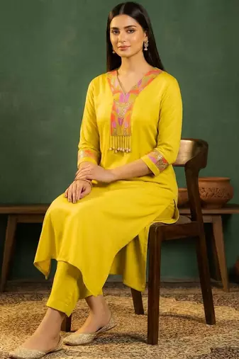 Women Ethnic Motifs Embroidered Regular Thread Work Kurta with Trousers
