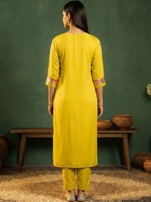 Women Ethnic Motifs Embroidered Regular Thread Work Kurta with Trousers 7