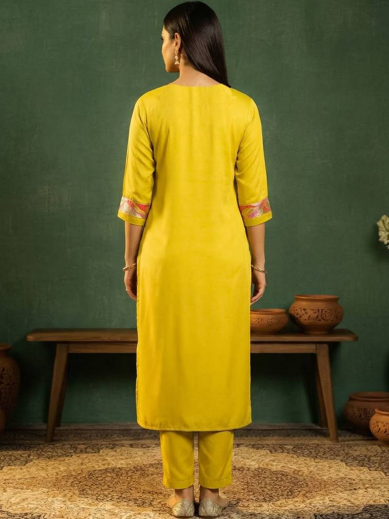 Women Ethnic Motifs Embroidered Regular Thread Work Kurta with Trousers