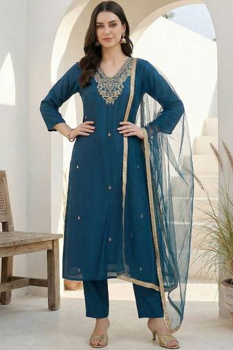 Women Ethnic Motifs Embroidered Regular Thread Work Kurta with Trousers & With Dupatta