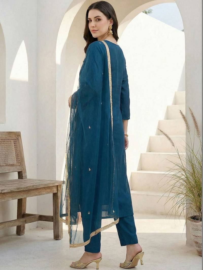 Women Ethnic Motifs Embroidered Regular Thread Work Kurta with Trousers & With Dupatta