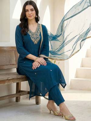 Women Ethnic Motifs Embroidered Regular Thread Work Kurta with Trousers & With Dupatta 5