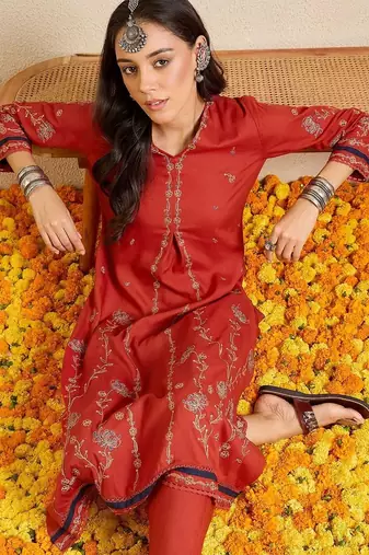 Women Ethnic Motifs Embroidered Regular Thread Work Kurta with Trousers