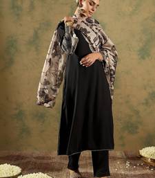 Women Floral Regular Thread Work Kurta with Trousers & With Dupatta