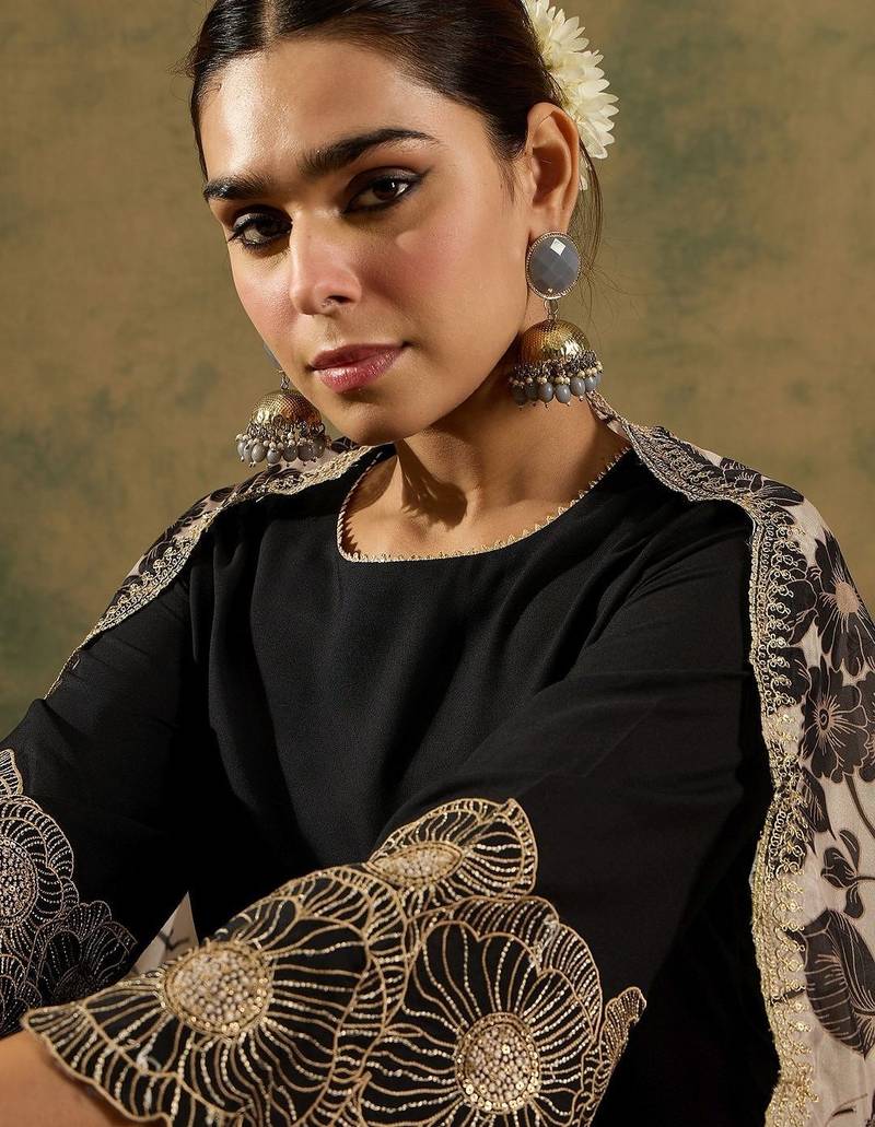 Women Floral Regular Thread Work Kurta with Trousers & With Dupatta