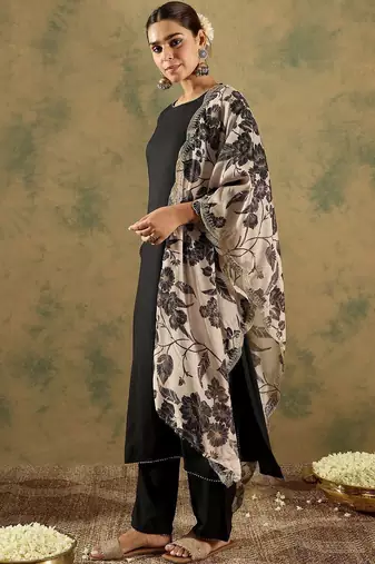 Women Floral Regular Thread Work Kurta with Trousers & With Dupatta