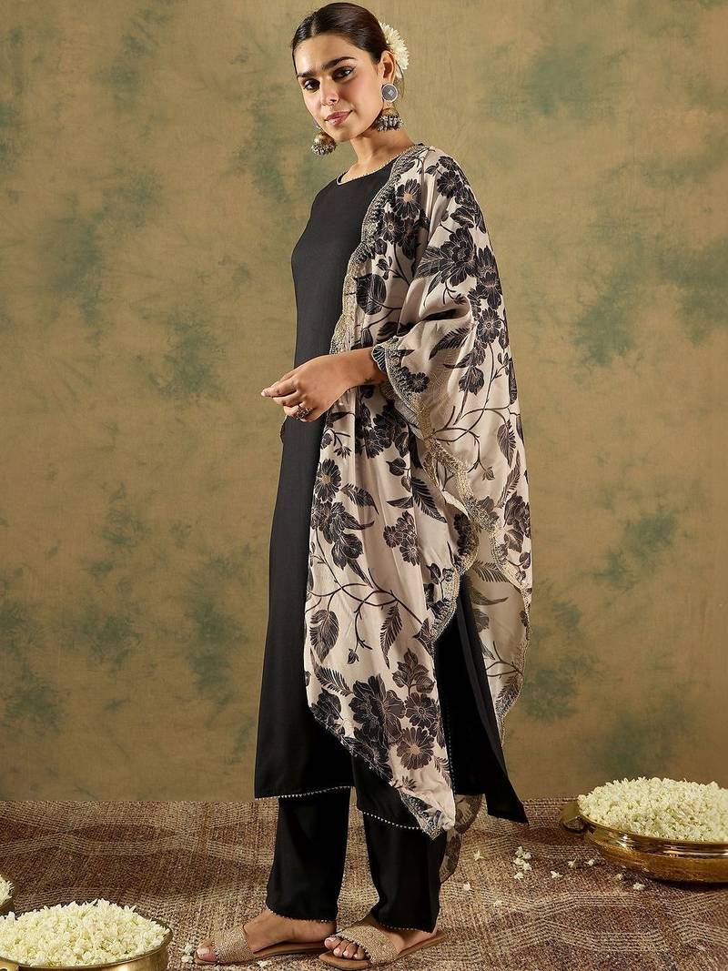 Women Floral Regular Thread Work Kurta with Trousers & With Dupatta
