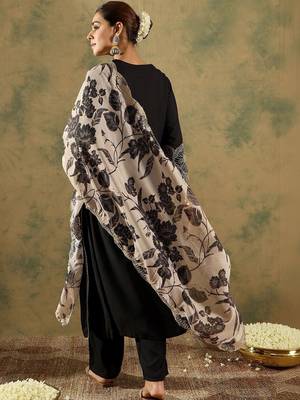 Women Floral Regular Thread Work Kurta with Trousers & With Dupatta 5