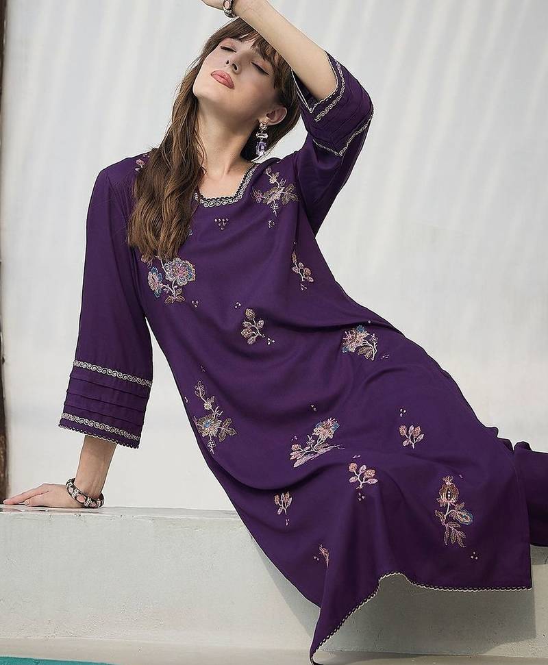 Women Floral Embroidered Regular Thread Work Kurta with Trousers