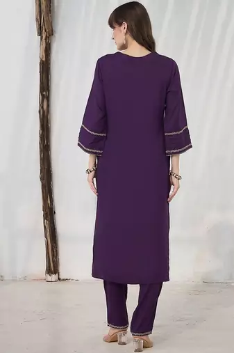 Women Floral Embroidered Regular Thread Work Kurta with Trousers