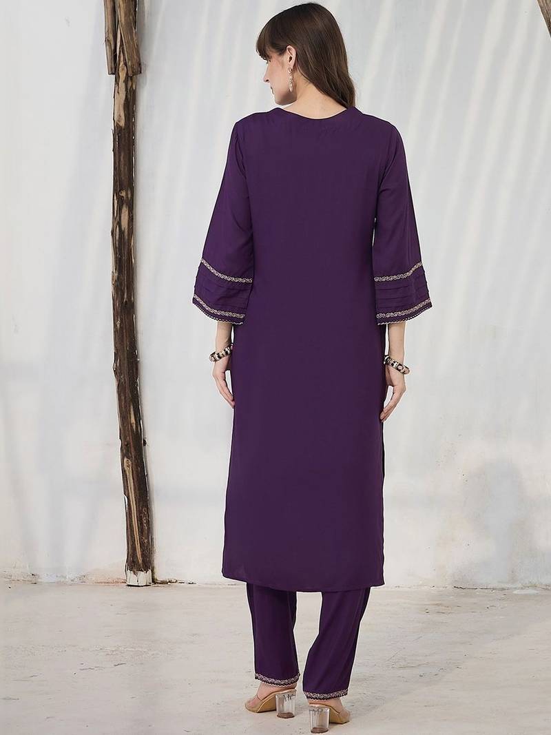 Women Floral Embroidered Regular Thread Work Kurta with Trousers