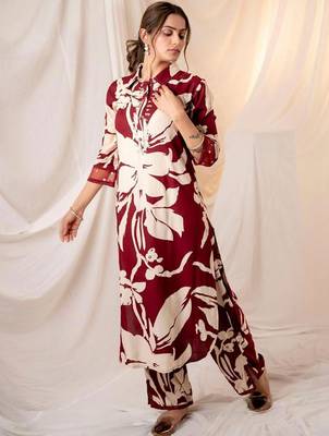 Women Floral Printed Regular Kurta with Trousers 1