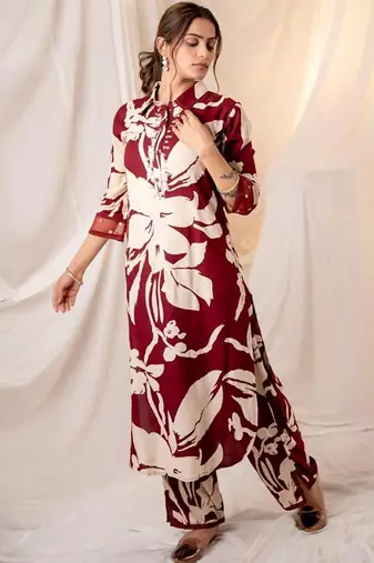 Women Floral Printed Regular Kurta with Trousers