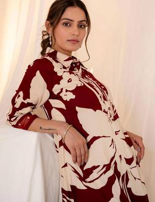 Women Floral Printed Regular Kurta with Trousers 2