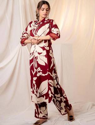 Women Floral Printed Regular Kurta with Trousers 3