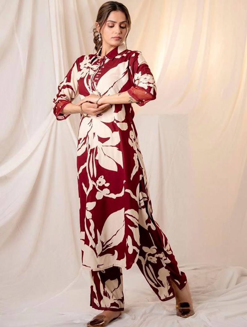 Women Floral Printed Regular Kurta with Trousers