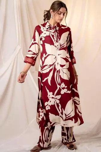 Women Floral Printed Regular Kurta with Trousers