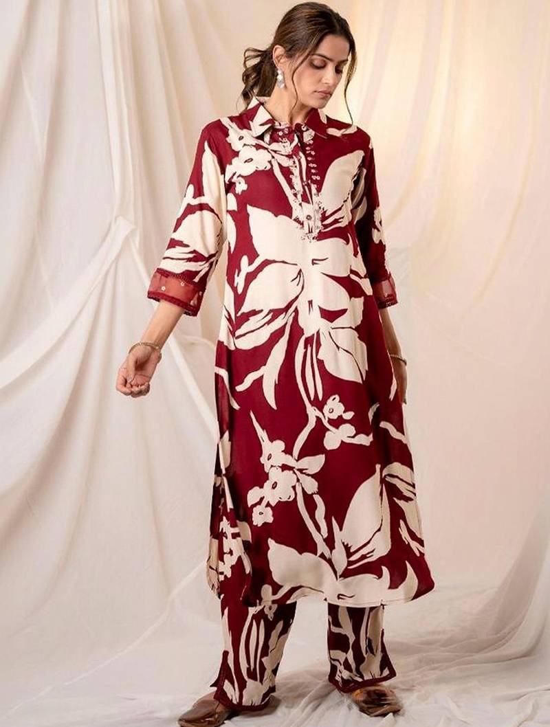 Women Floral Printed Regular Kurta with Trousers