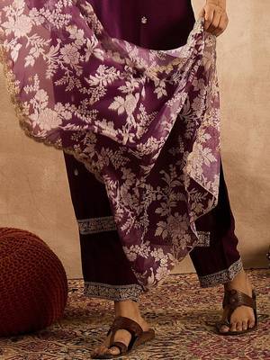 Women Ethnic Motifs Embroidered Regular Thread Work Kurta with Trousers & With Dupatta 5