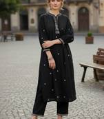 Women Ethnic Motifs Embroidered Regular Thread Work Kurta with Trousers