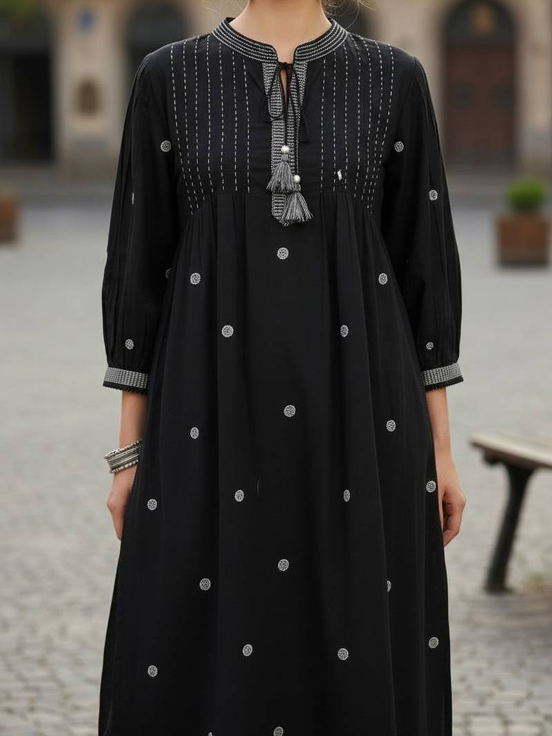 Women Ethnic Motifs Embroidered Regular Thread Work Kurta with Trousers
