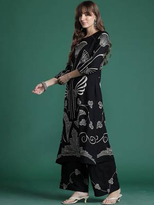 Women Floral Printed Regular Kurta with Palazzos 2