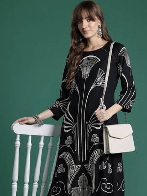Women Floral Printed Regular Kurta with Palazzos 4