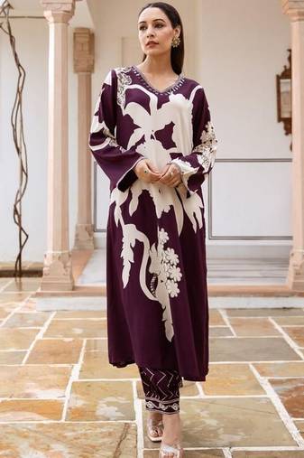 Women Floral Printed Regular Beads and Stones Kurta with Salwar