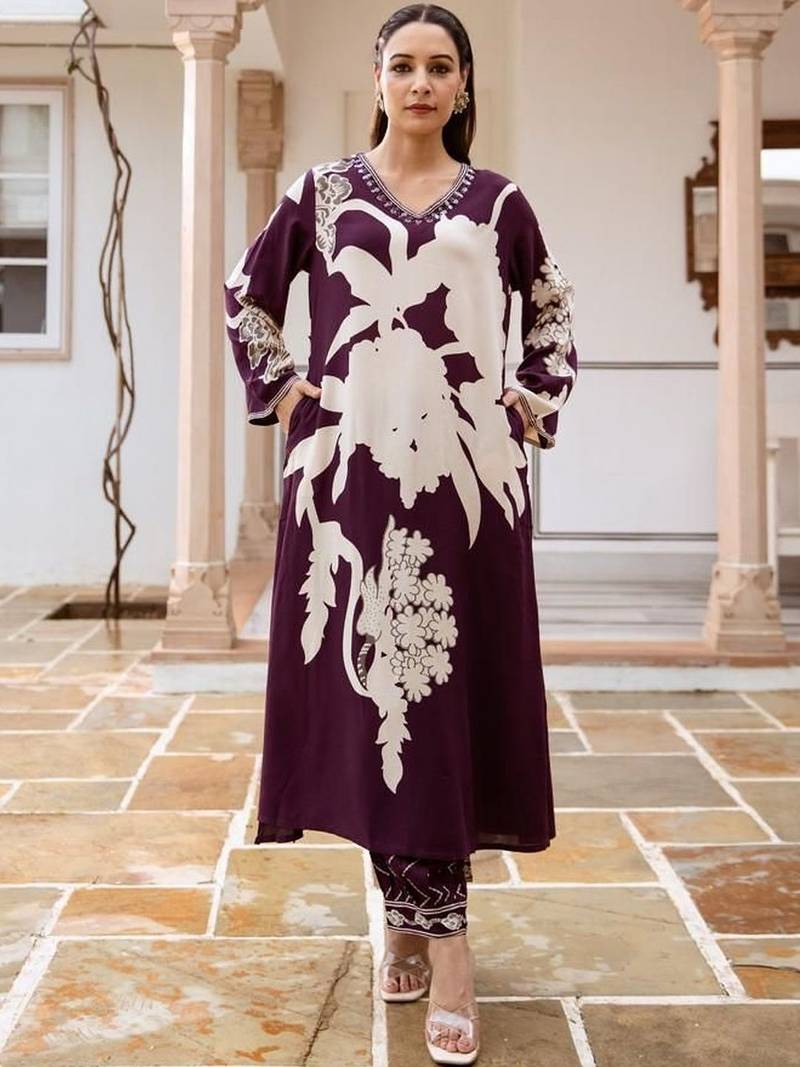 Women Floral Printed Regular Beads and Stones Kurta with Salwar