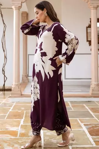 Women Floral Printed Regular Beads and Stones Kurta with Salwar