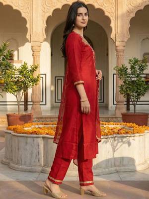 Women Ethnic Motifs Embroidered Regular Thread Work Liva Kurta with Trousers & With Dupatta 4